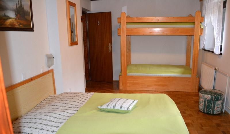 Rooms Barovc By The Lake Jasna 크라니스카고라 외부 사진 Hostel room in Ljubljana, Slovenia