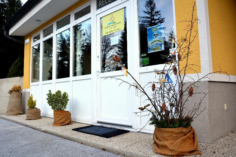 Rooms Barovc By The Lake Jasna 크라니스카고라 외부 사진 Entrance of the museum